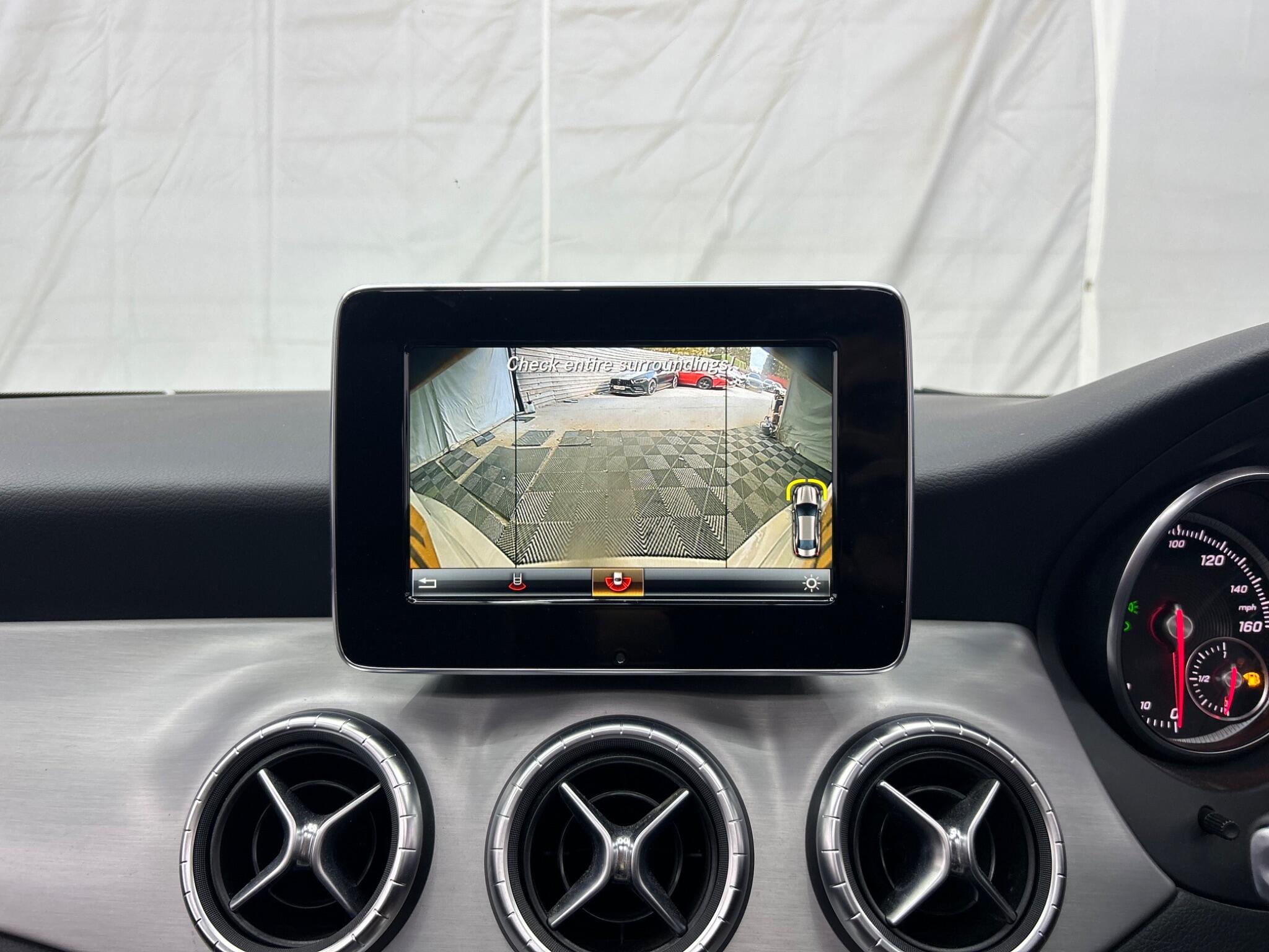 Mercedes-Benz Cla view 37