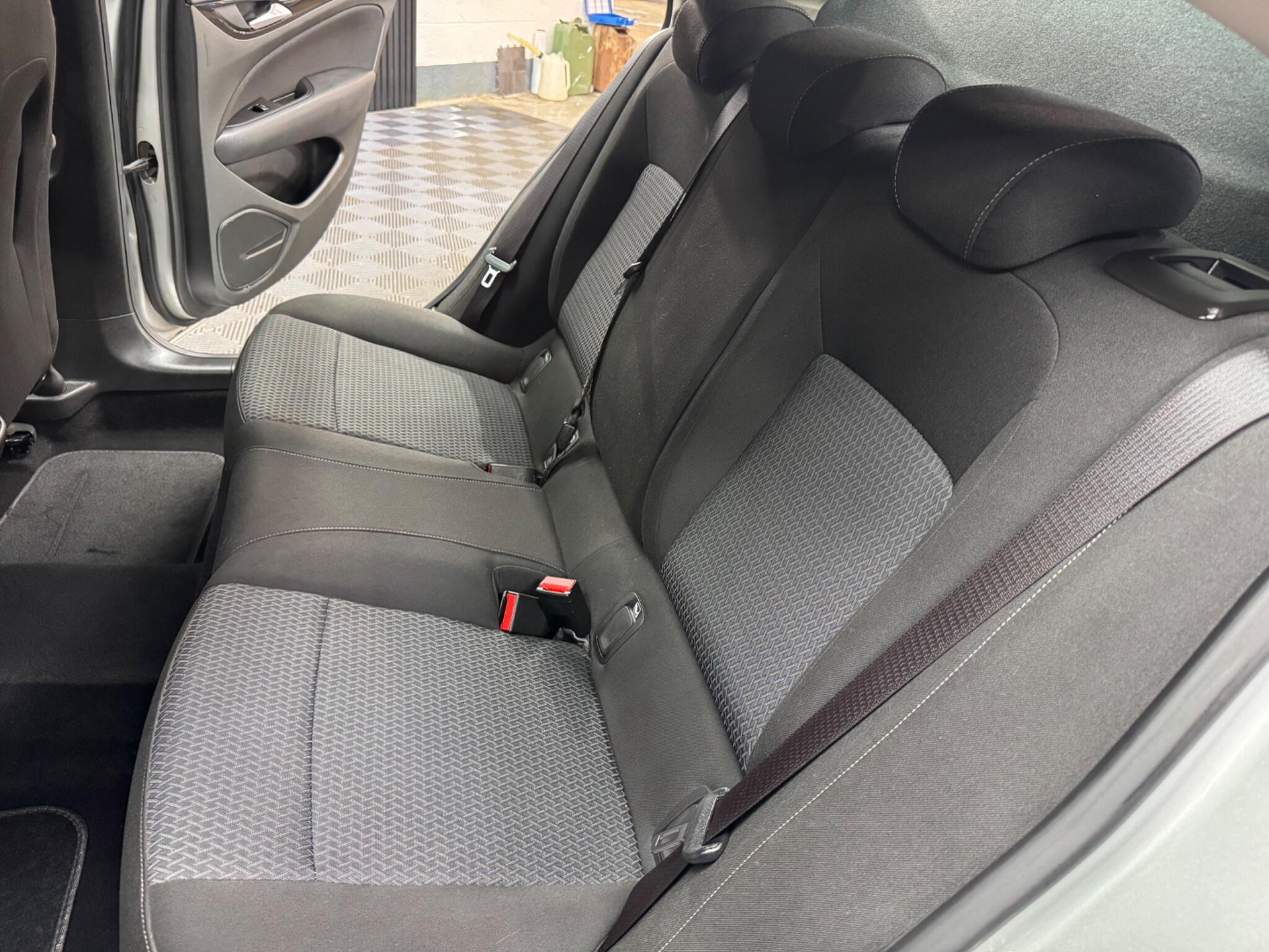 Vauxhall Insignia view 45