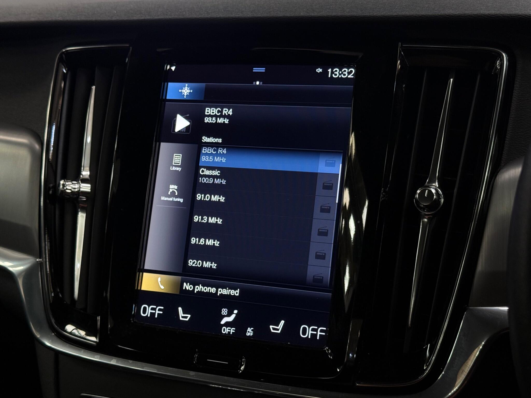 Volvo S90 view 26