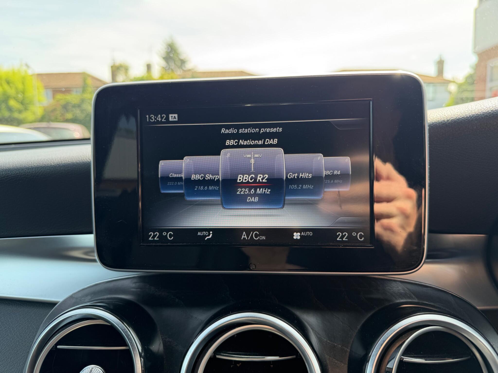 Mercedes-Benz GLC view 37