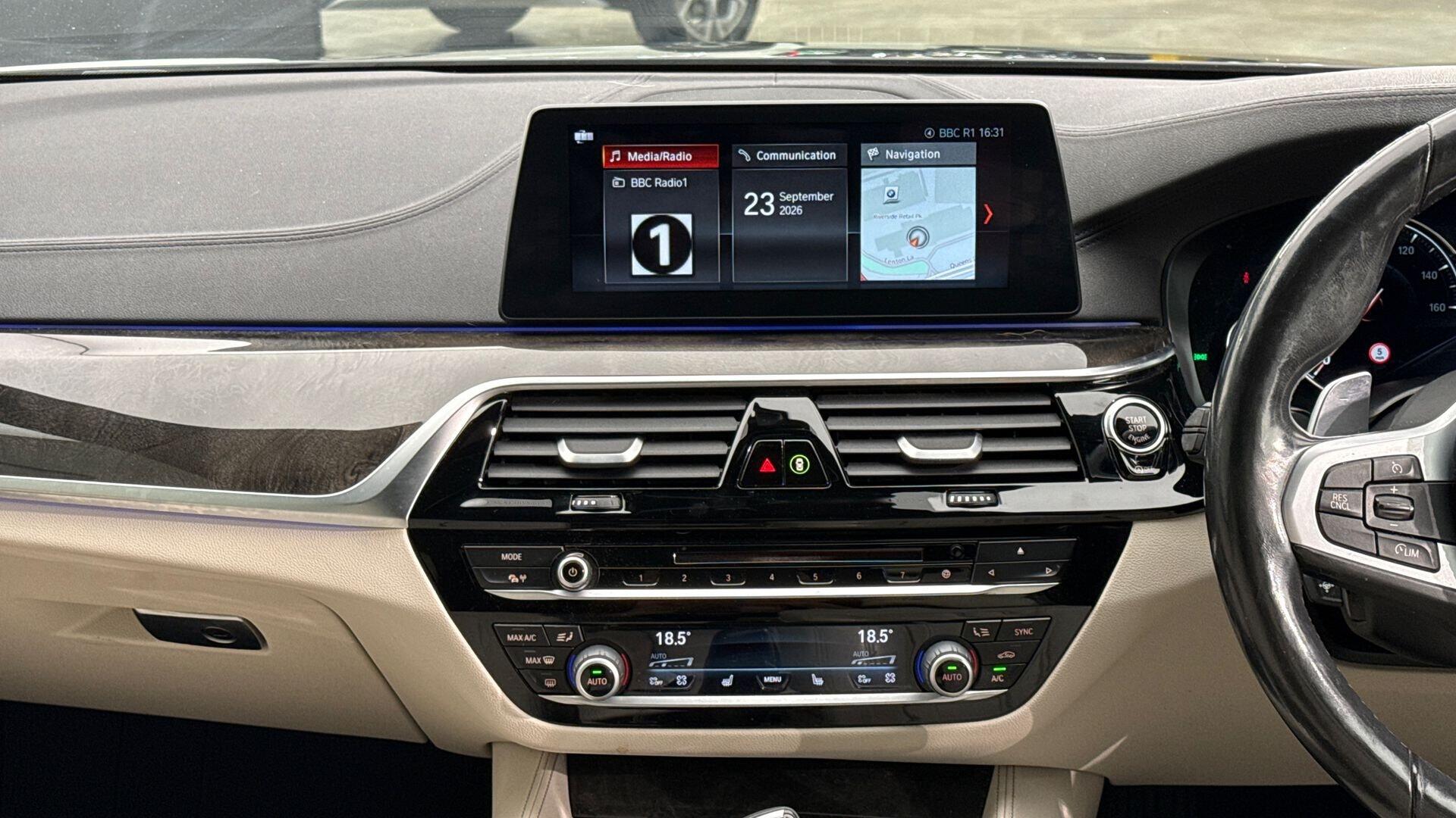 BMW 5 Series view 8