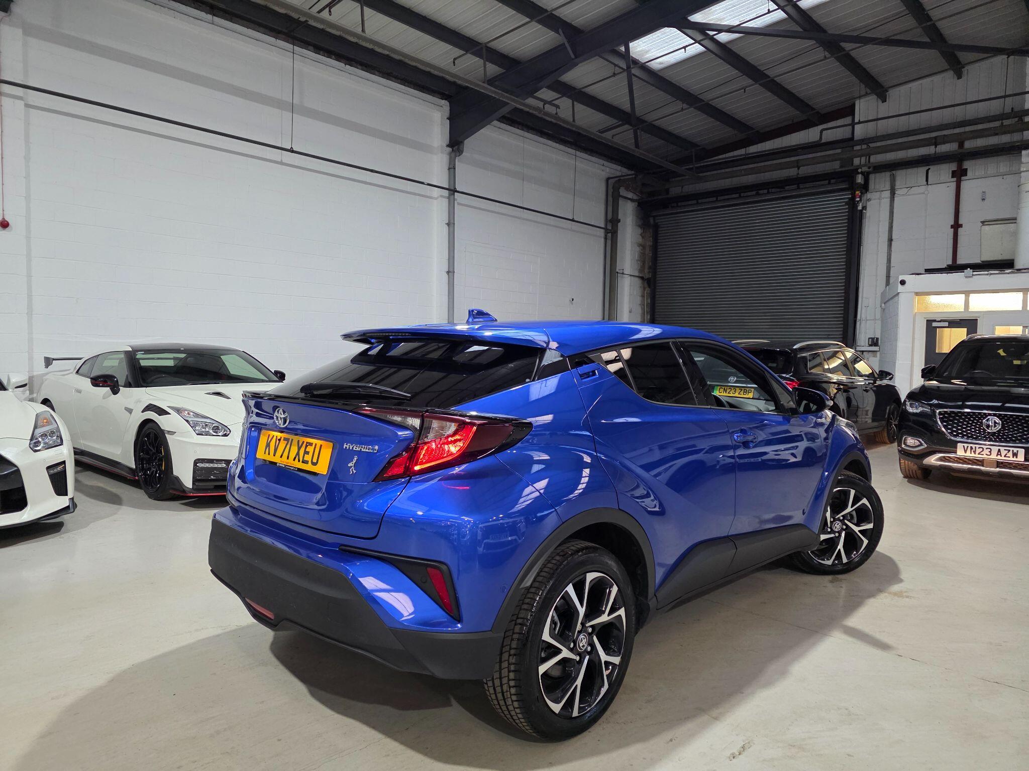 Toyota C-HR view 23