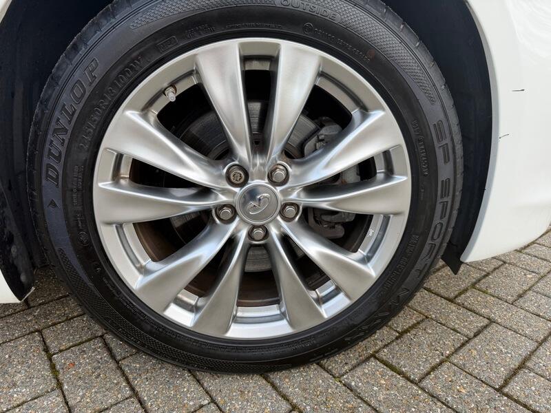 2012 Infiniti M 3.5 35h V6 GT Premium Auto Euro 5 (s/s) 4dr • 7,481 miles image 33