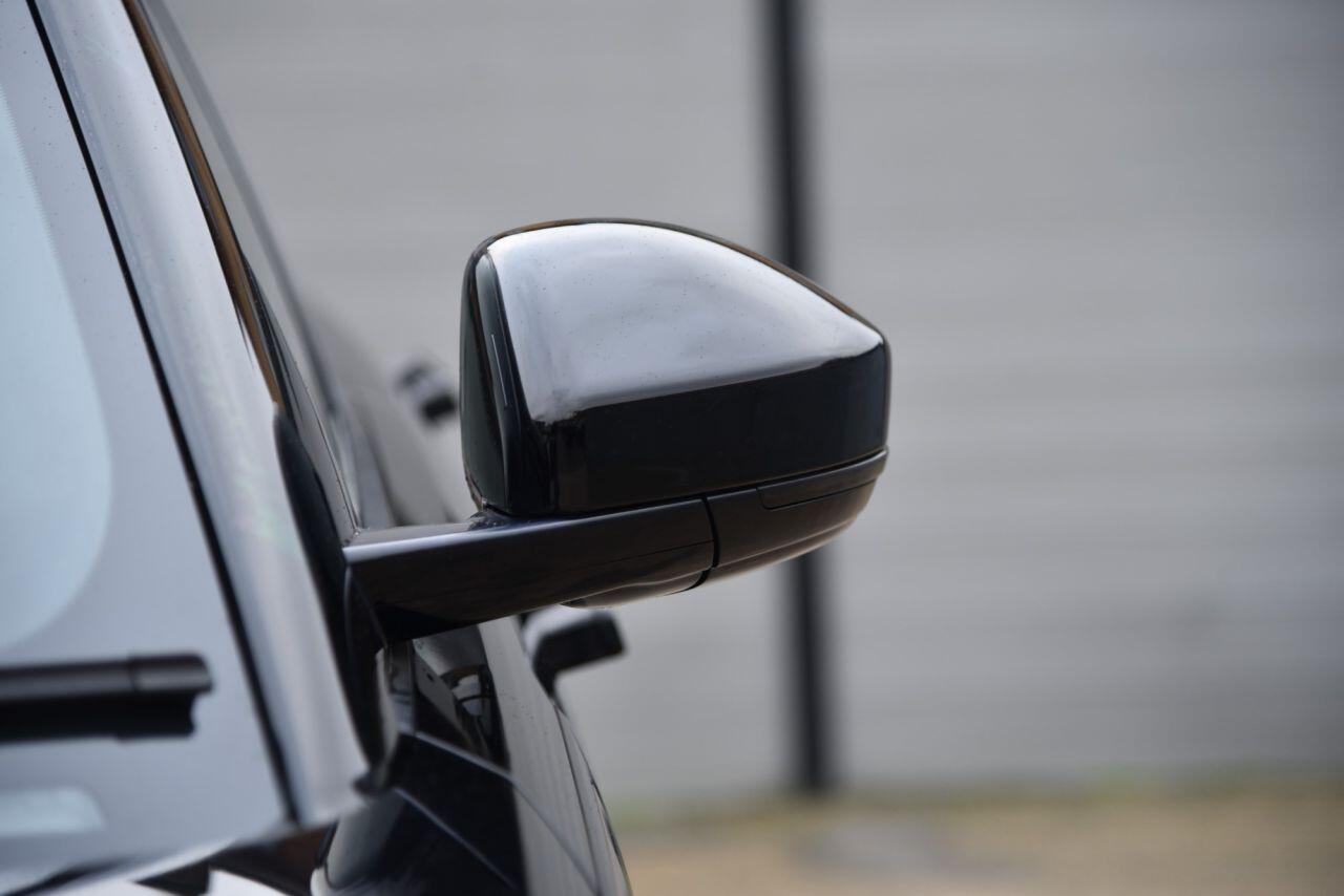 Land Rover Range Rover Evoque view 16