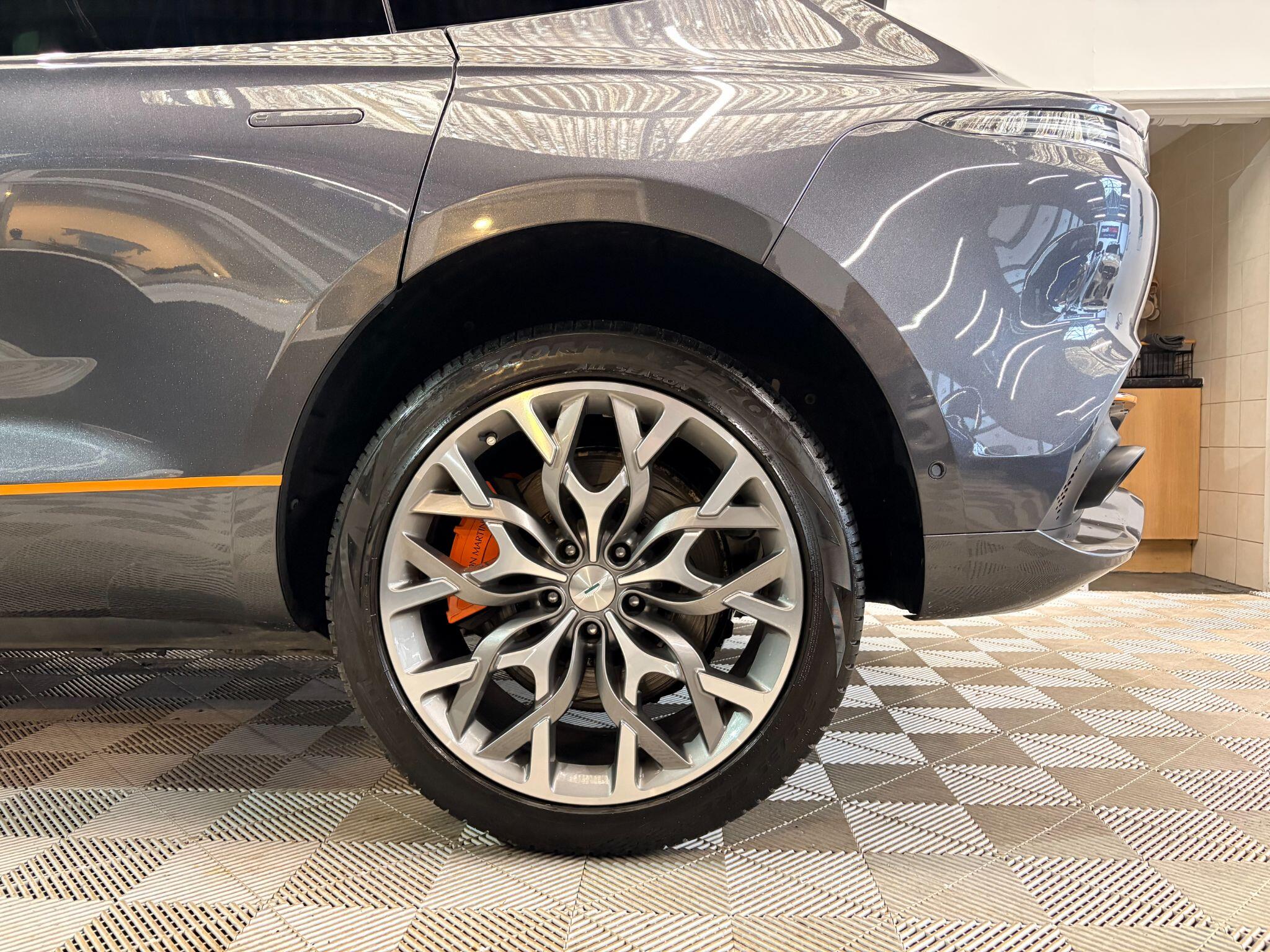 Aston Martin DBX view 7