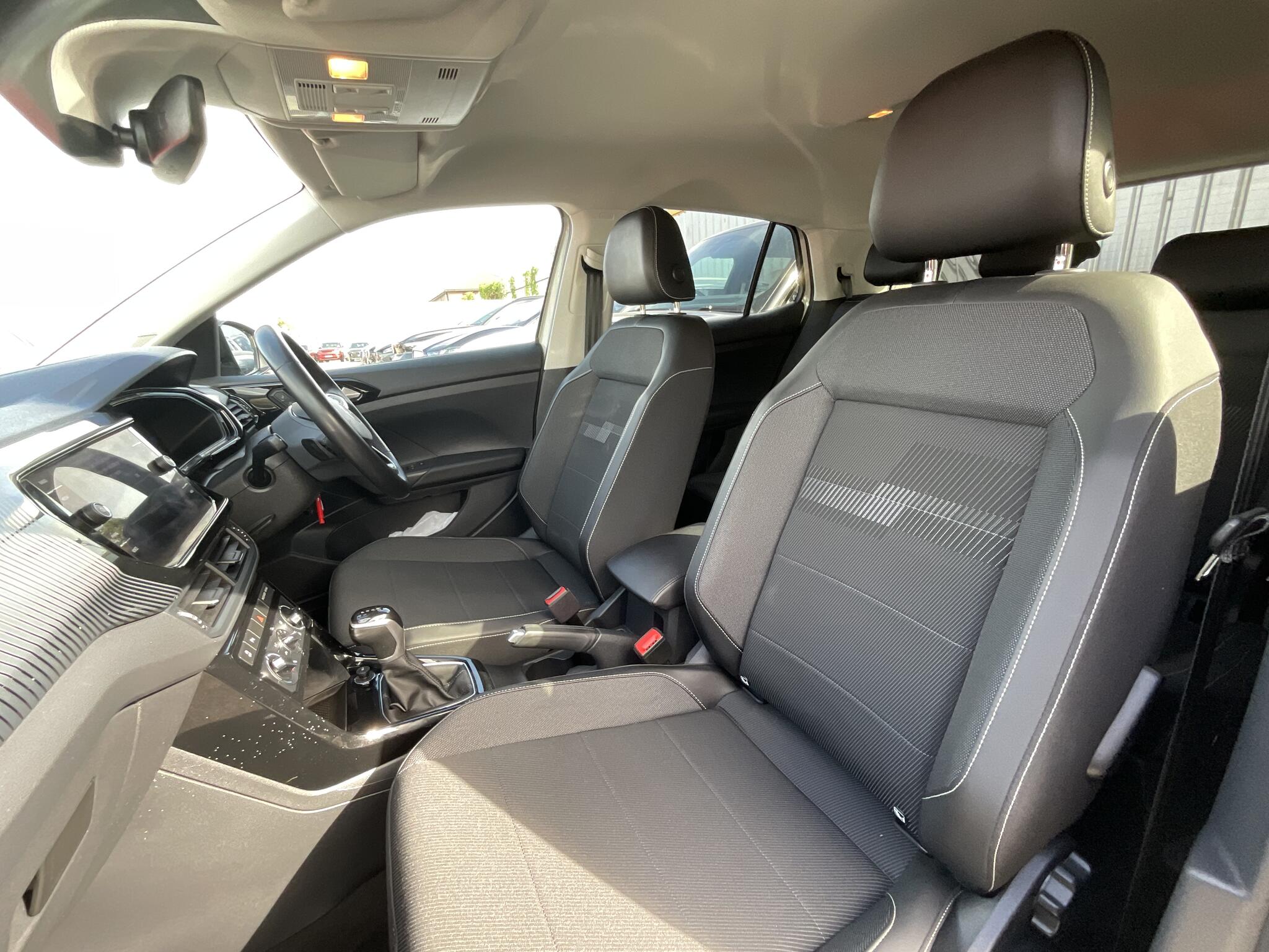 Volkswagen T-Cross view 17