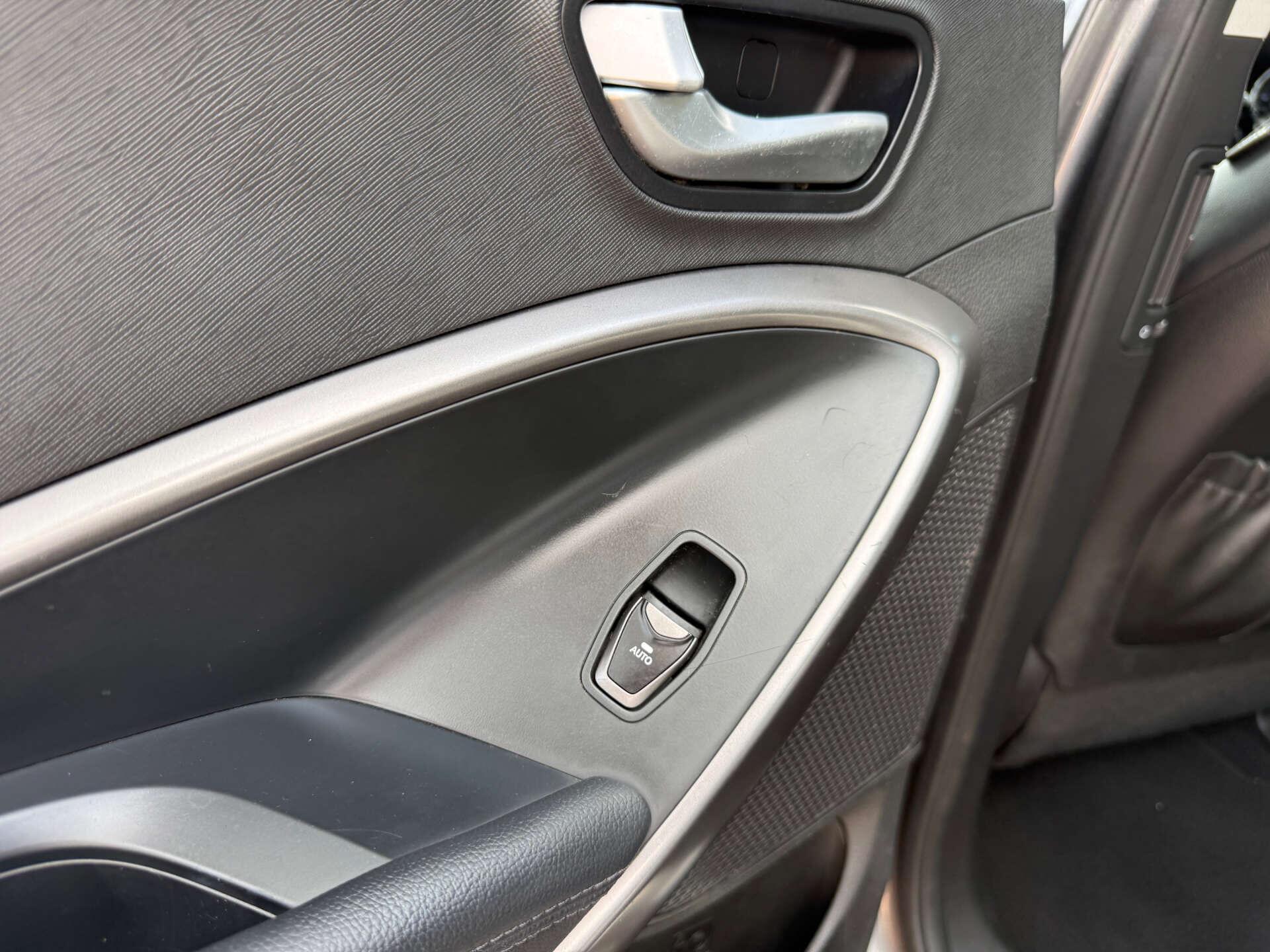 Hyundai Santa FE view 74