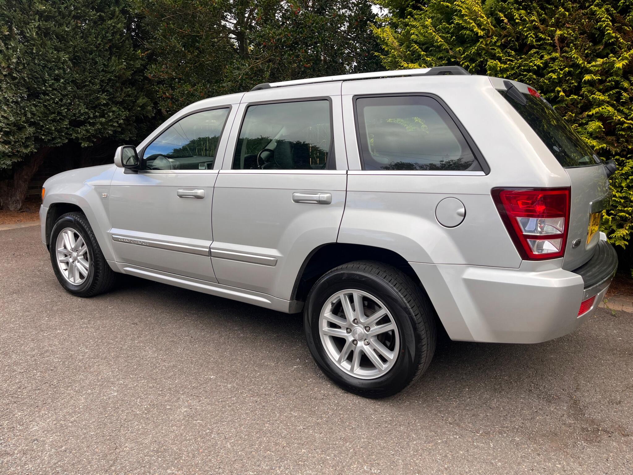 Jeep Grand Cherokee view 7