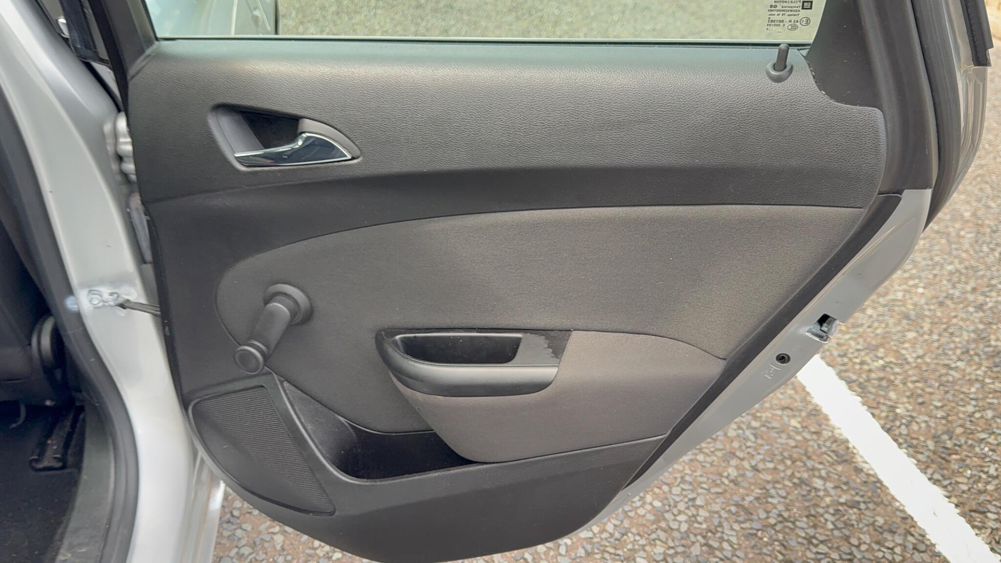 2015 Vauxhall Astra 1.6i SRi Euro 6 5dr • 60,200 miles image 31