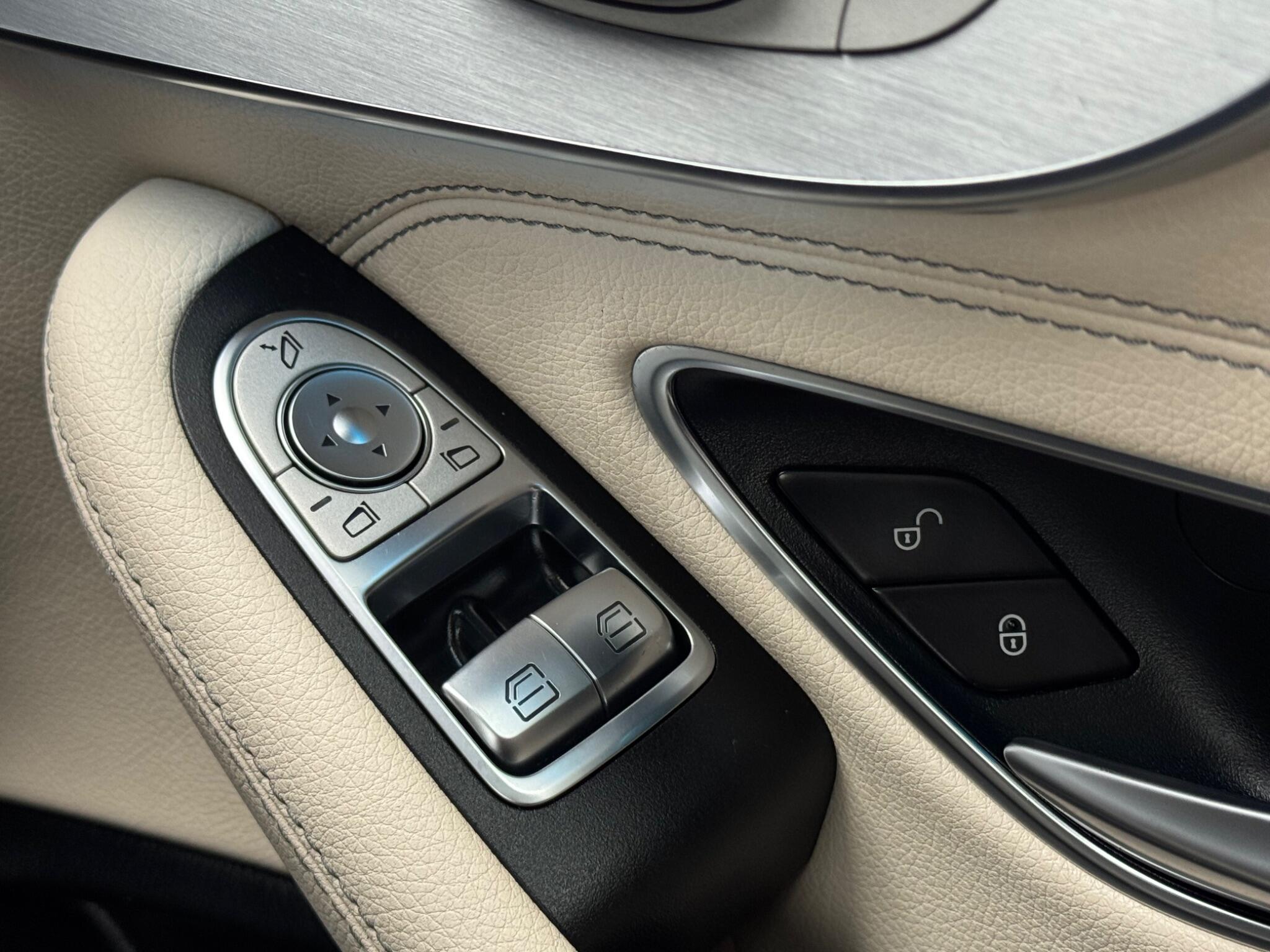 Mercedes-Benz C Class view 17