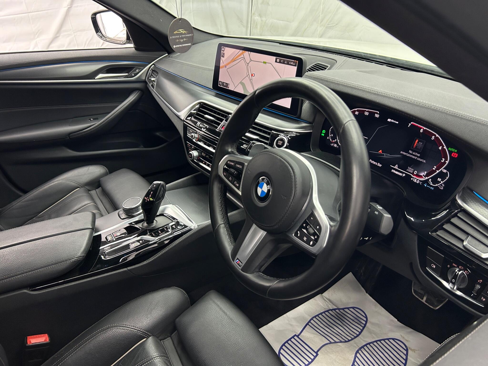BMW 5 Series view 13