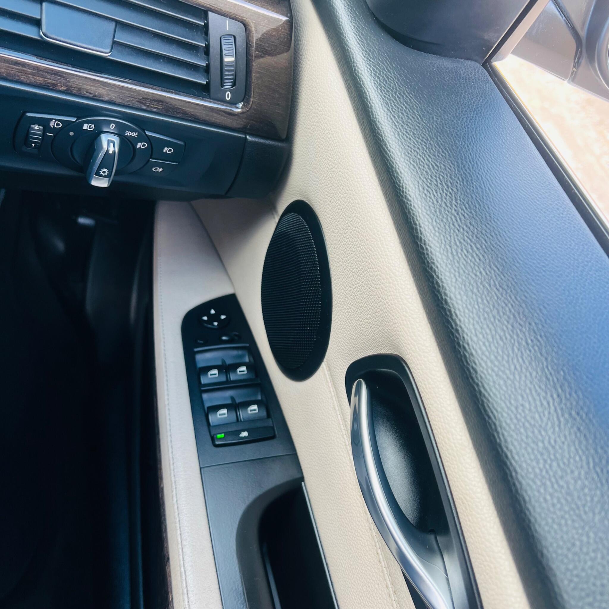 BMW 3 Series view 18