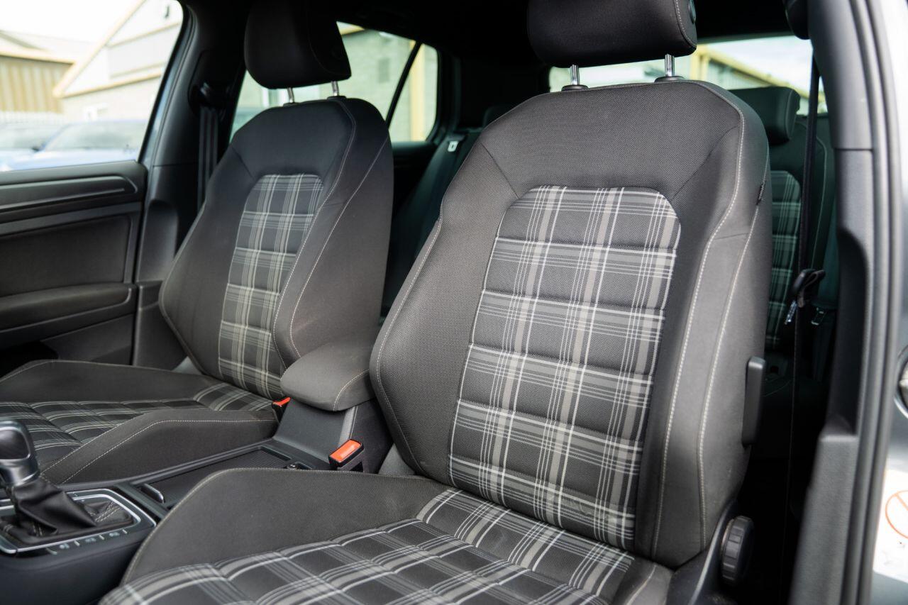 Volkswagen Golf view 53