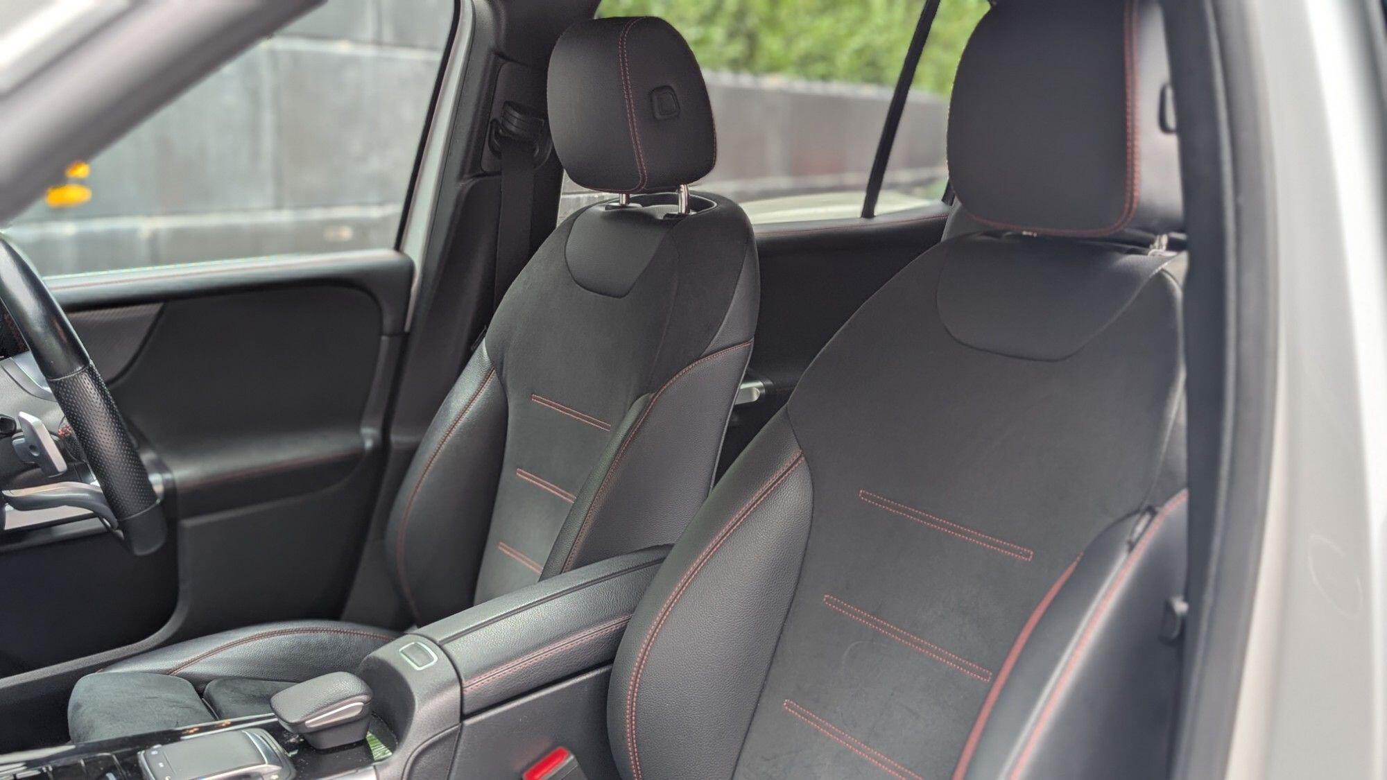 Mercedes-Benz GLB view 13