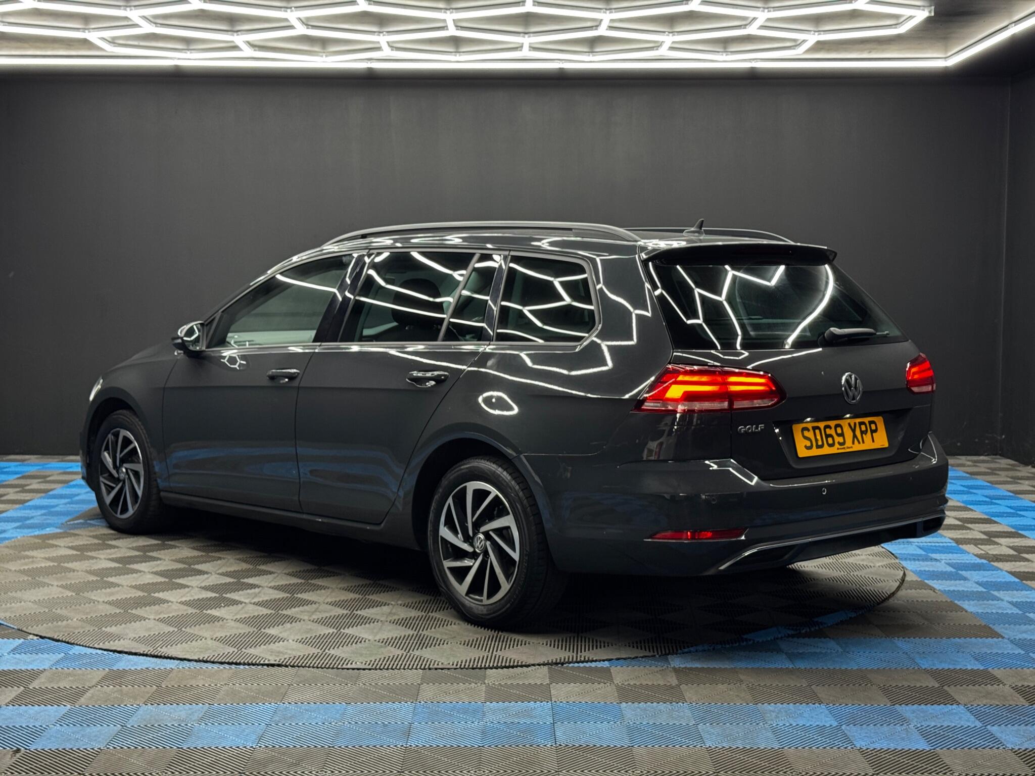 Volkswagen Golf view 7