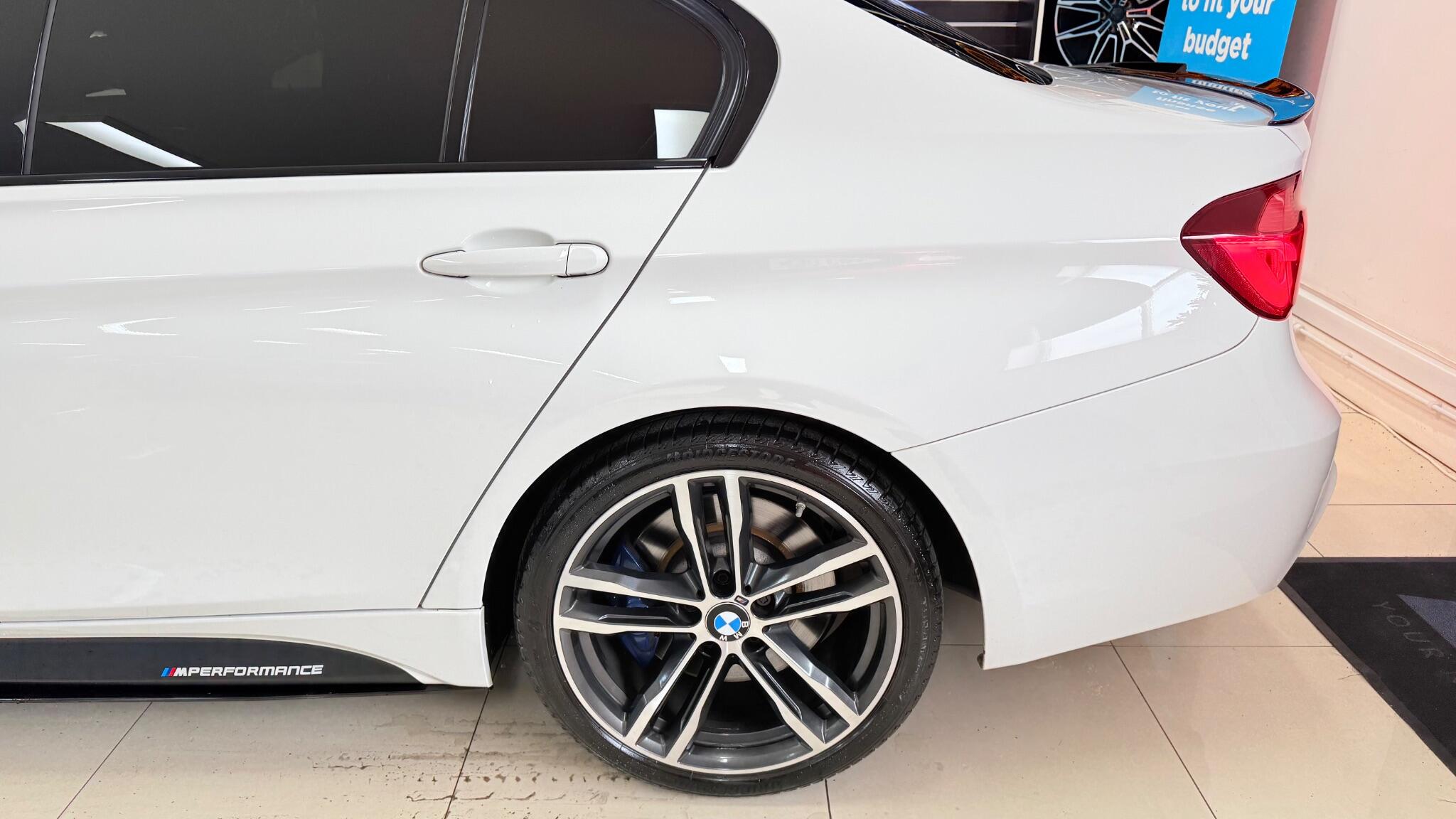 BMW 3 Series view 36