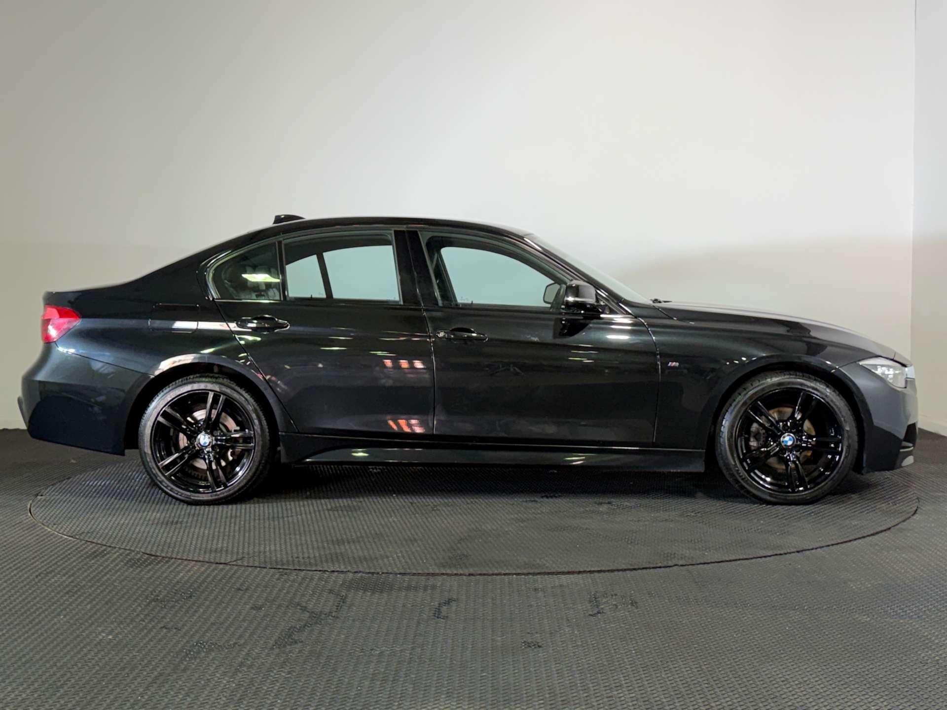 BMW 3 Series view 8