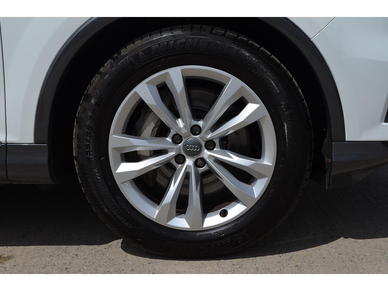 Audi Q7 view 38