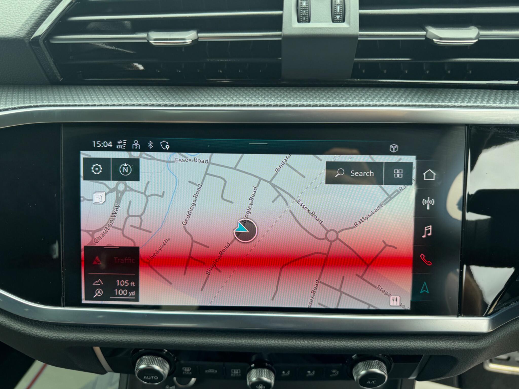 Audi Q3 view 43