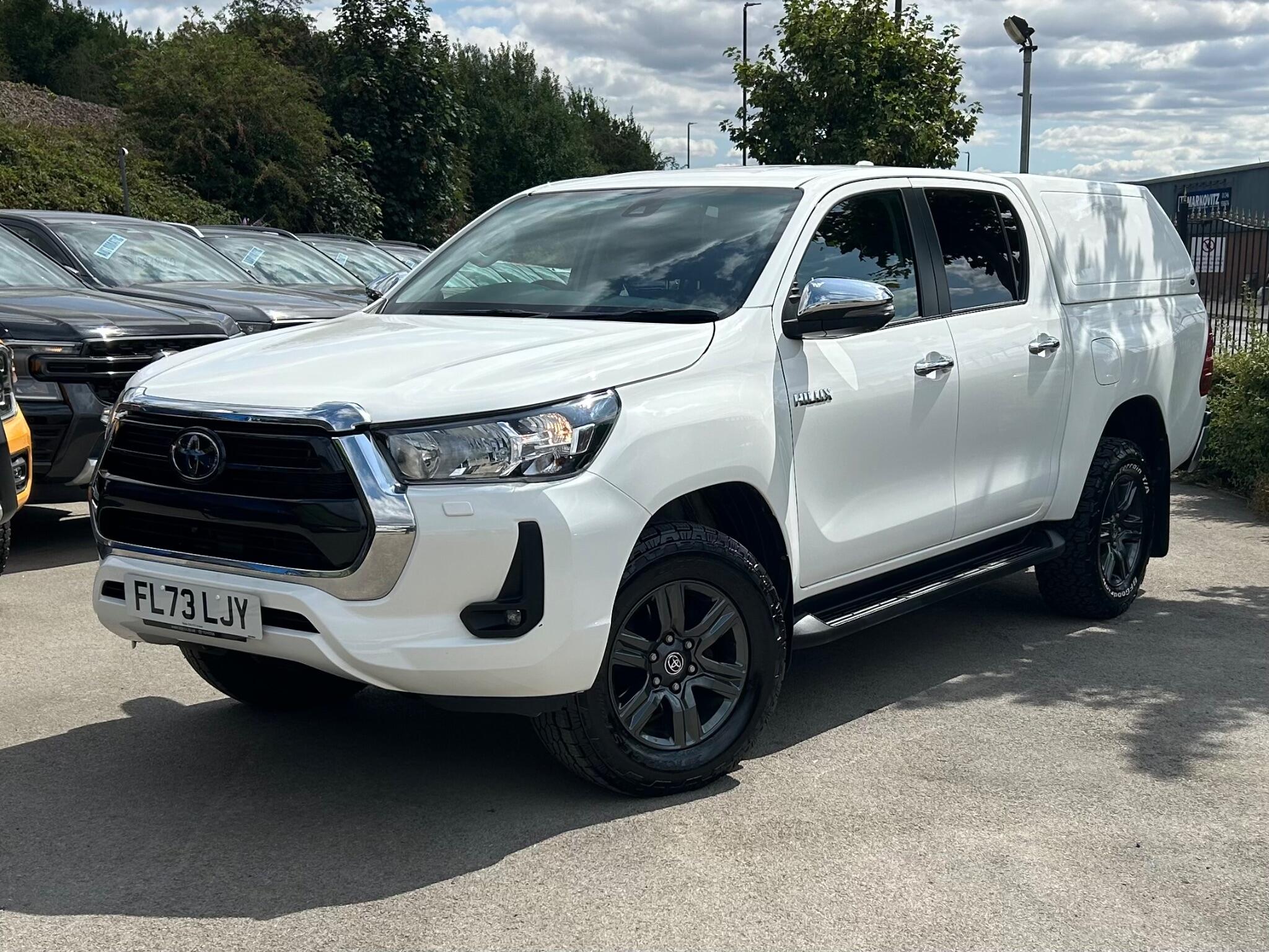 Toyota Hilux main image
