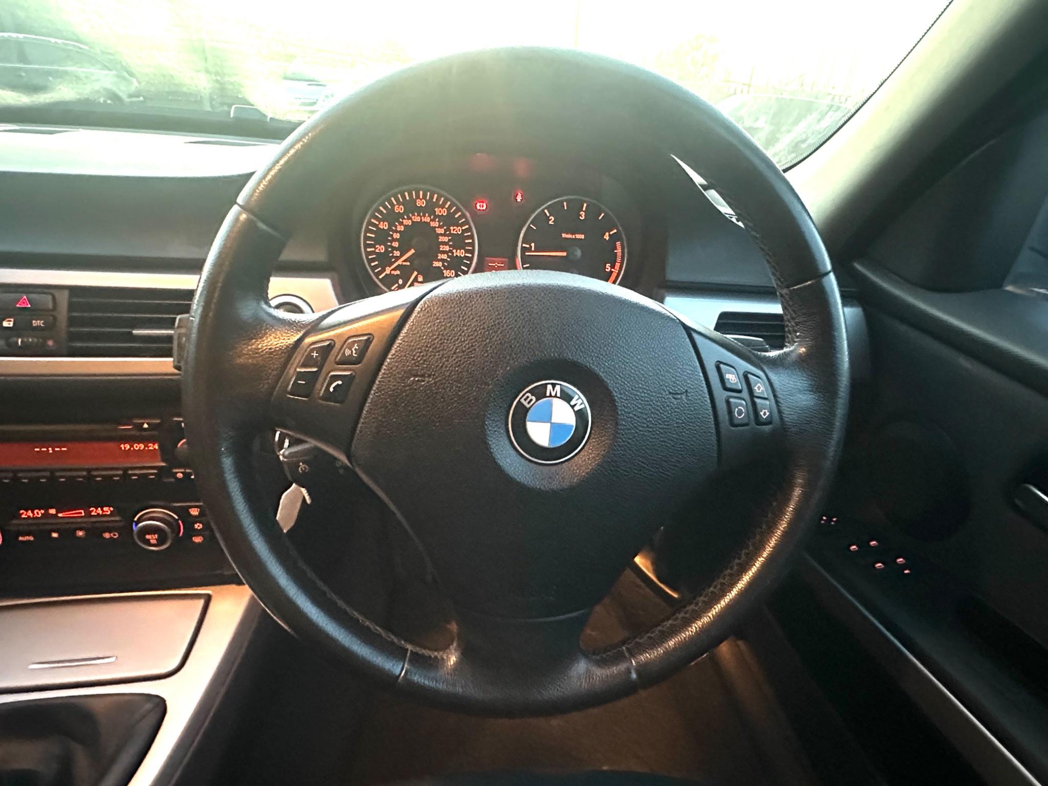 BMW 3 Series view 17