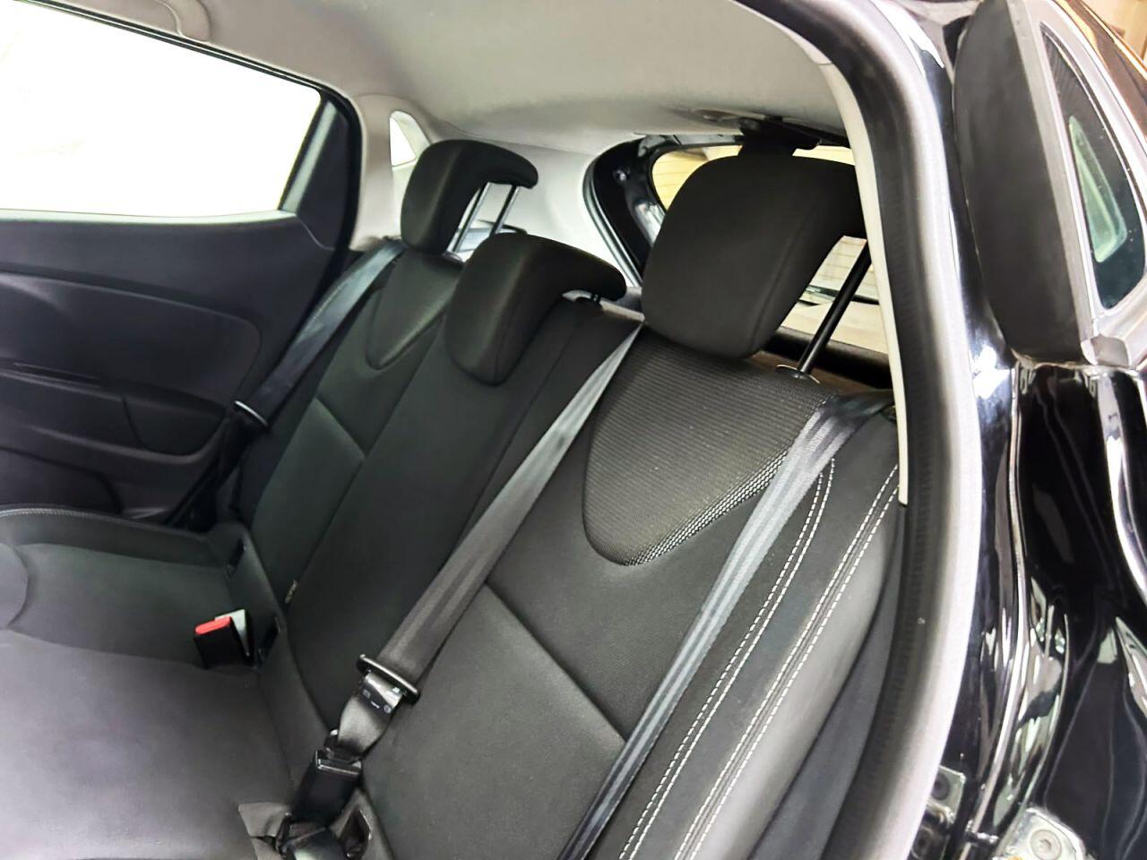 Renault Clio view 22