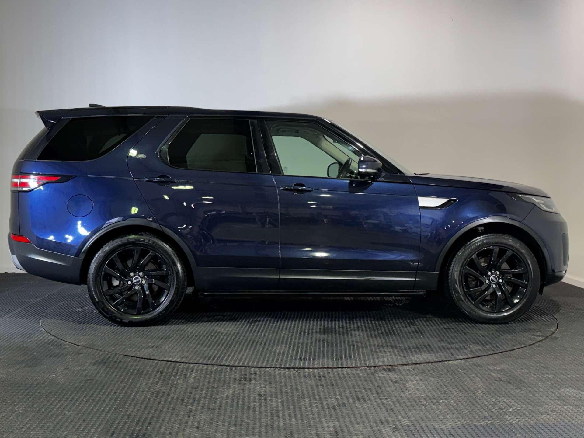 Land Rover Discovery view 8