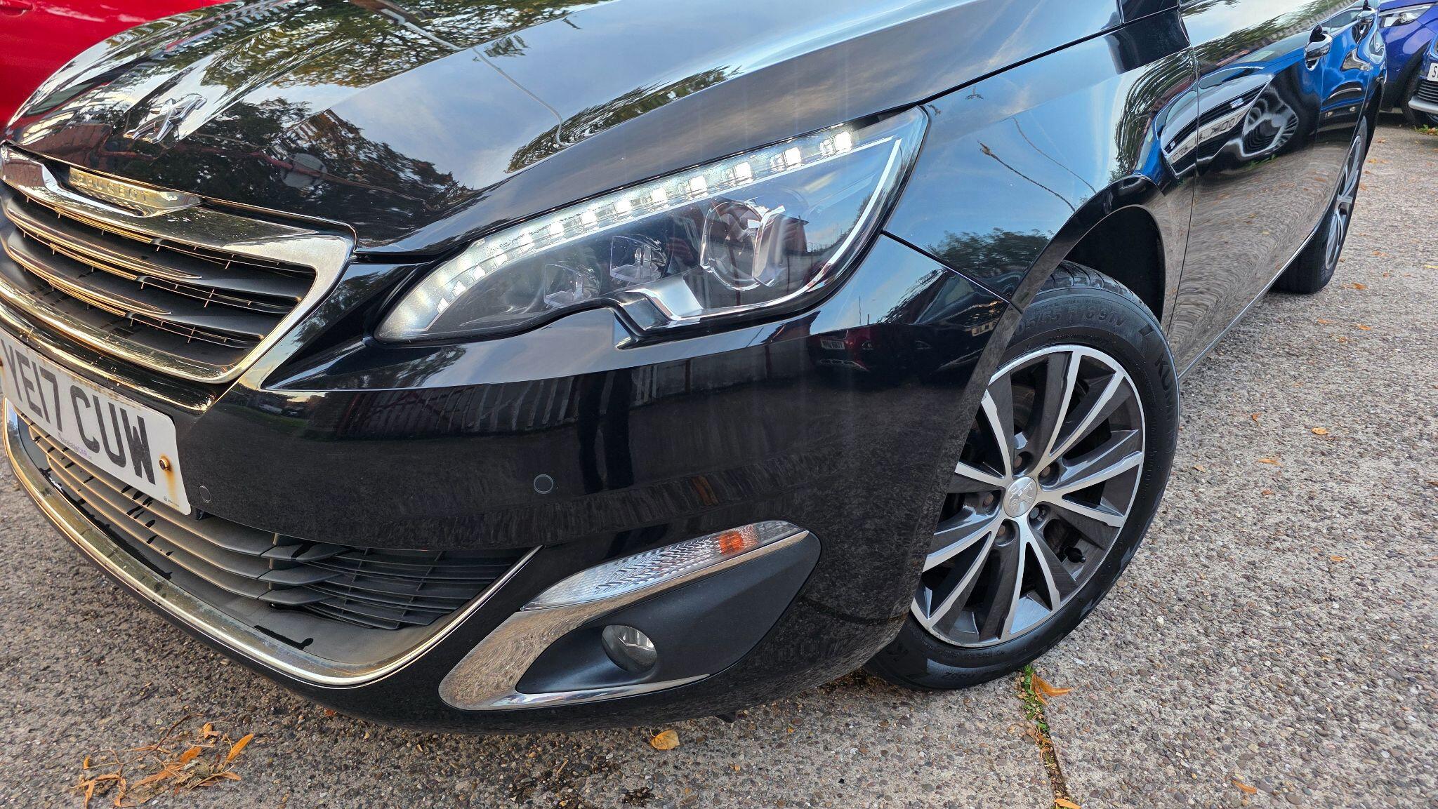 Peugeot 308 view 7