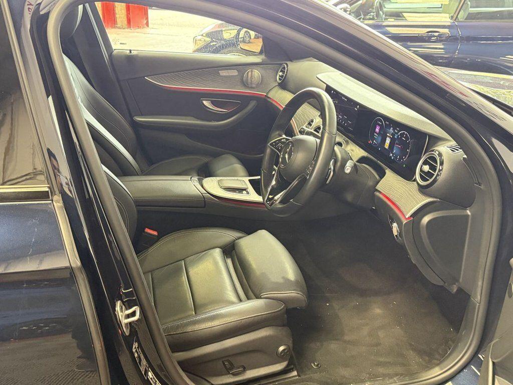 Mercedes-Benz E Class view 29