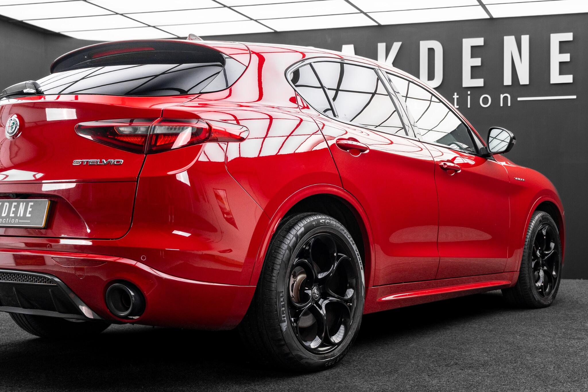 Alfa Romeo Stelvio view 27