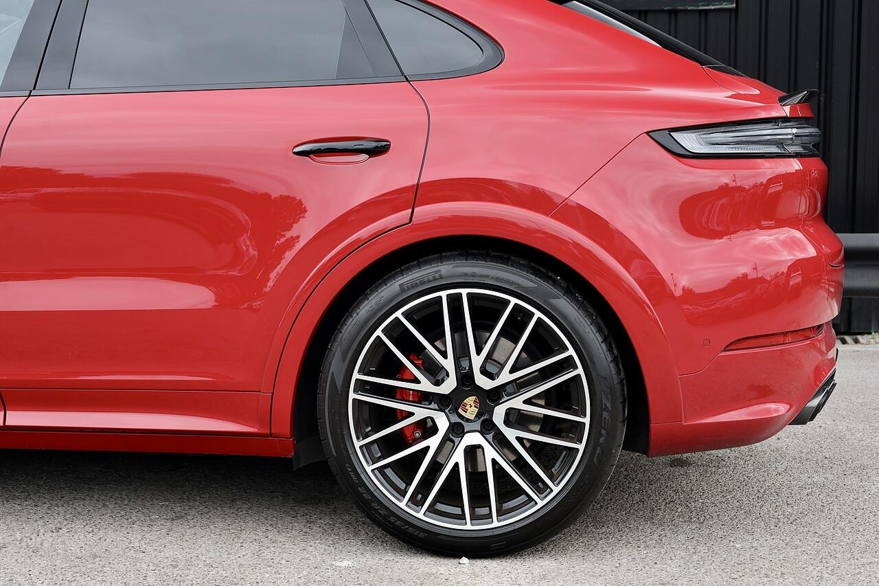Porsche Cayenne view 39