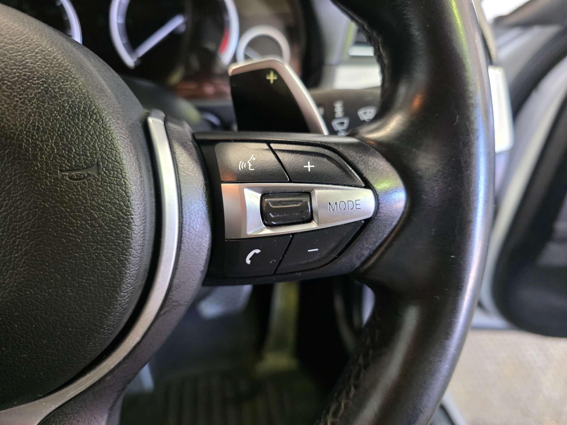 BMW 5 Series view 13