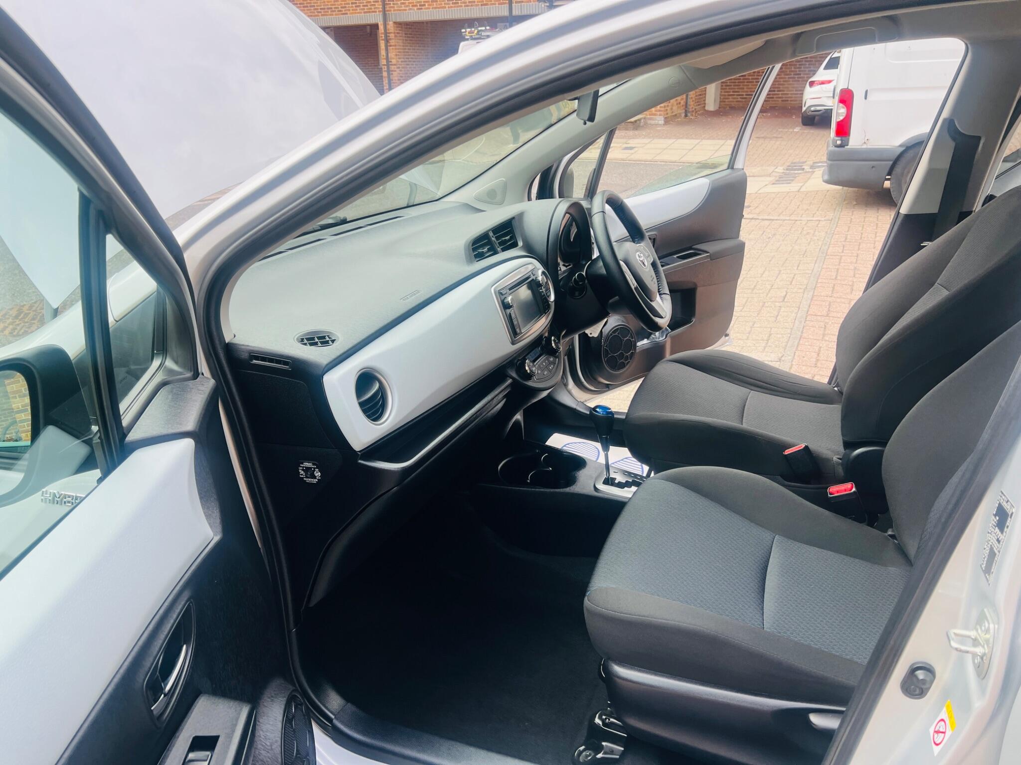 Toyota Yaris view 52
