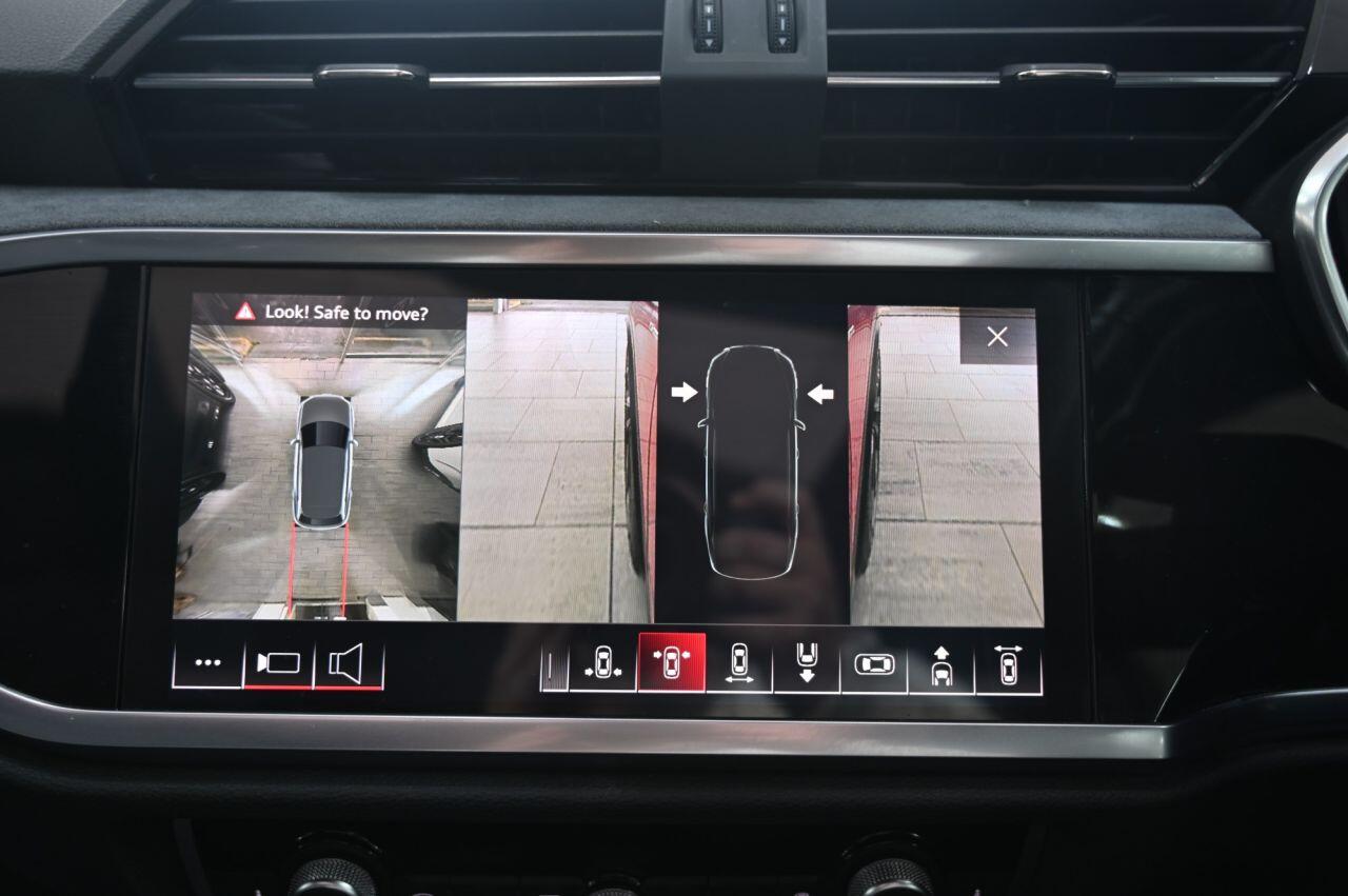 Audi Q3 view 24