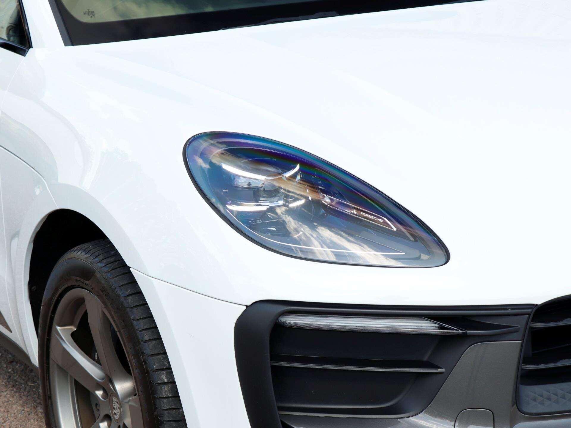 Porsche Macan view 30