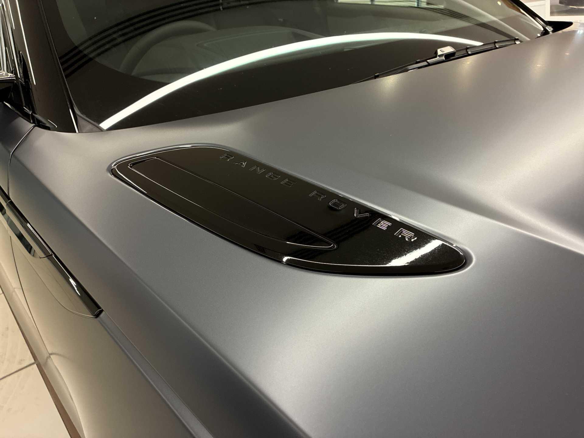 Land Rover Range Rover Velar view 20