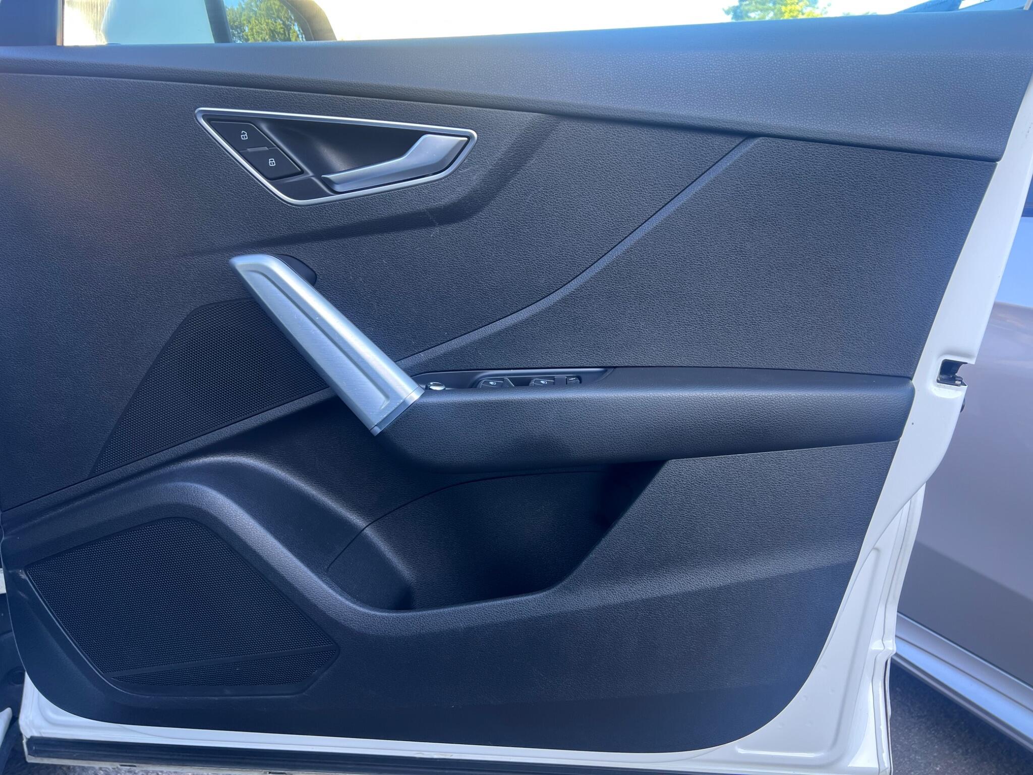 Audi Q2 view 16