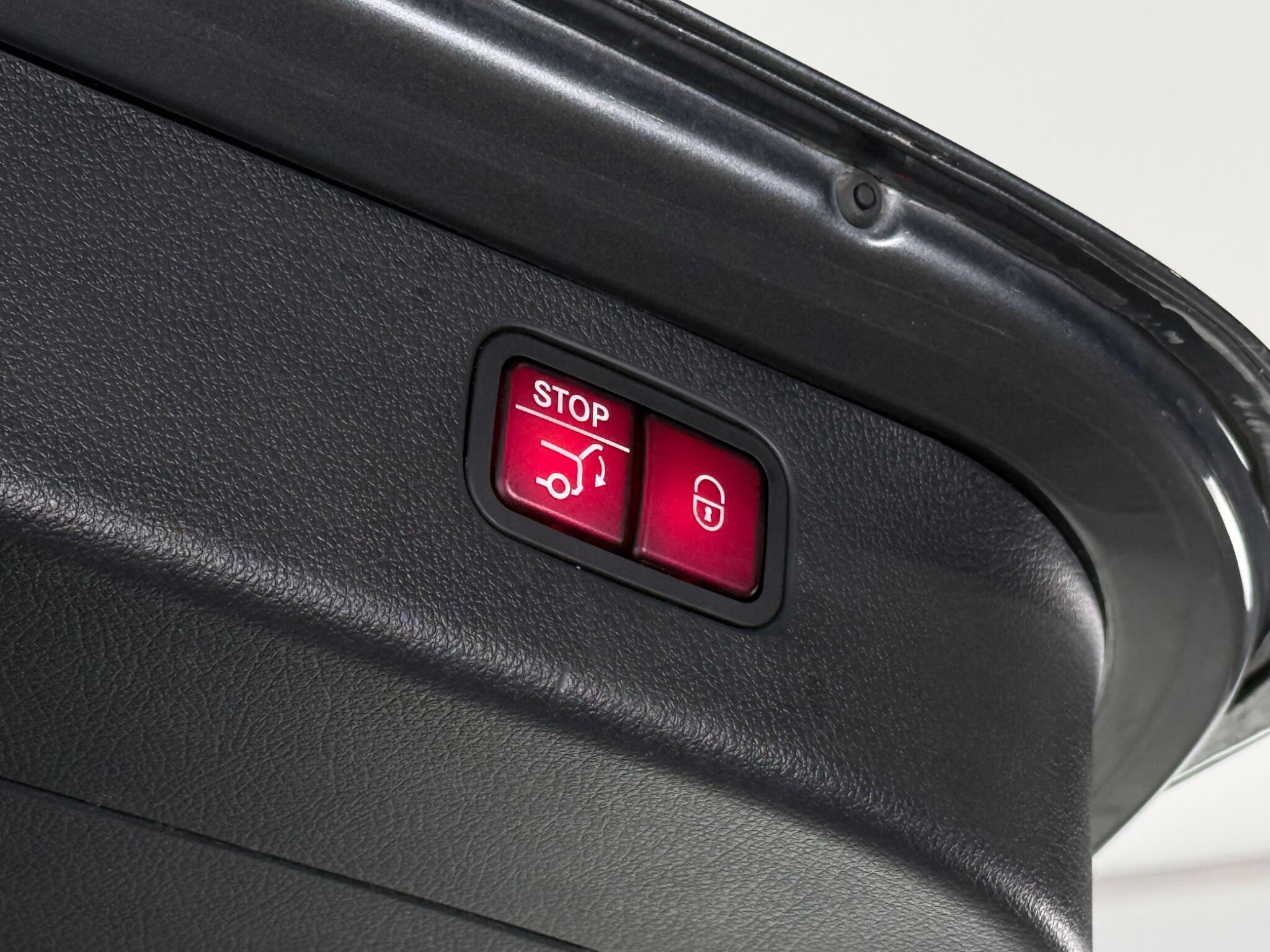 Mercedes-Benz C-Class view 10