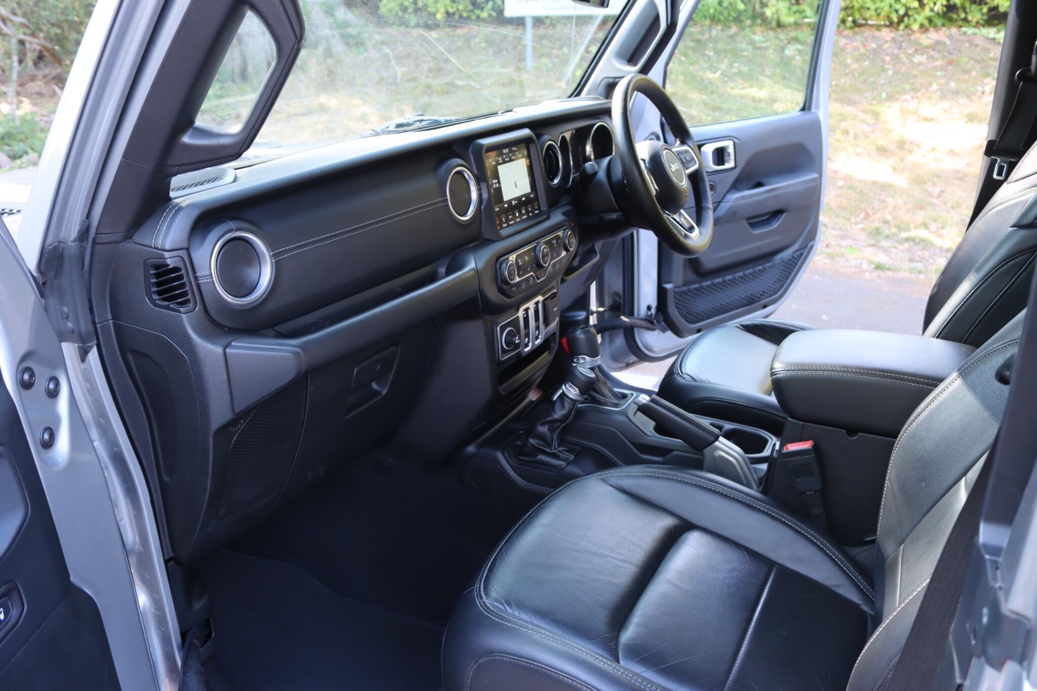 Jeep Wrangler view 9