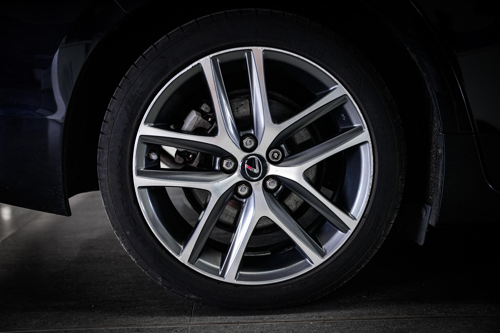 Lexus CT view 27