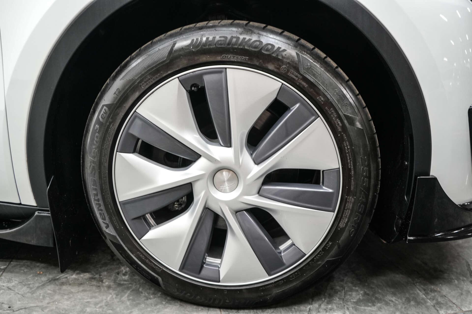 Tesla Model Y view 7