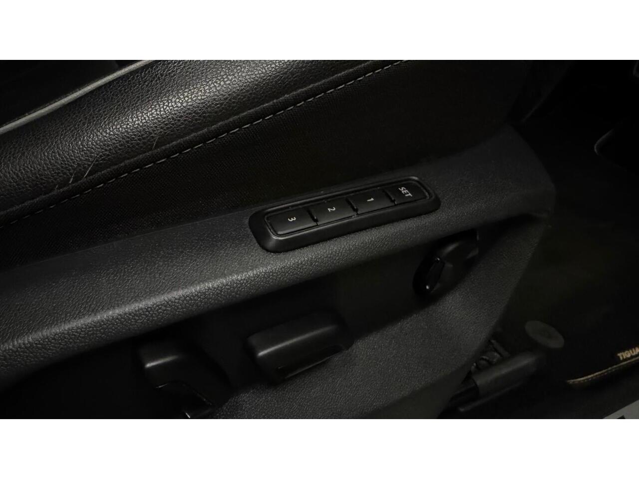 Volkswagen Tiguan Allspace view 16