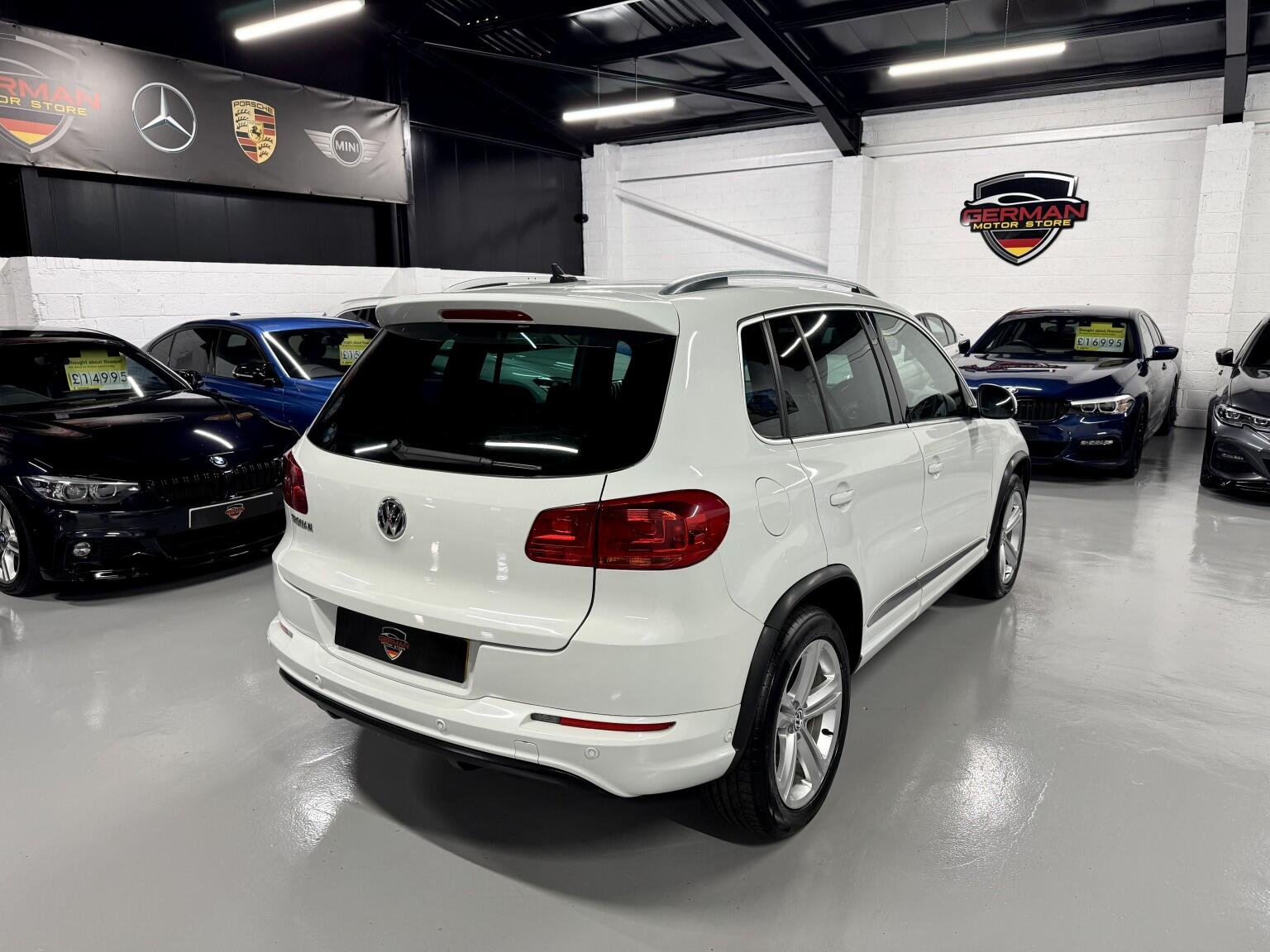 Volkswagen Tiguan view 17