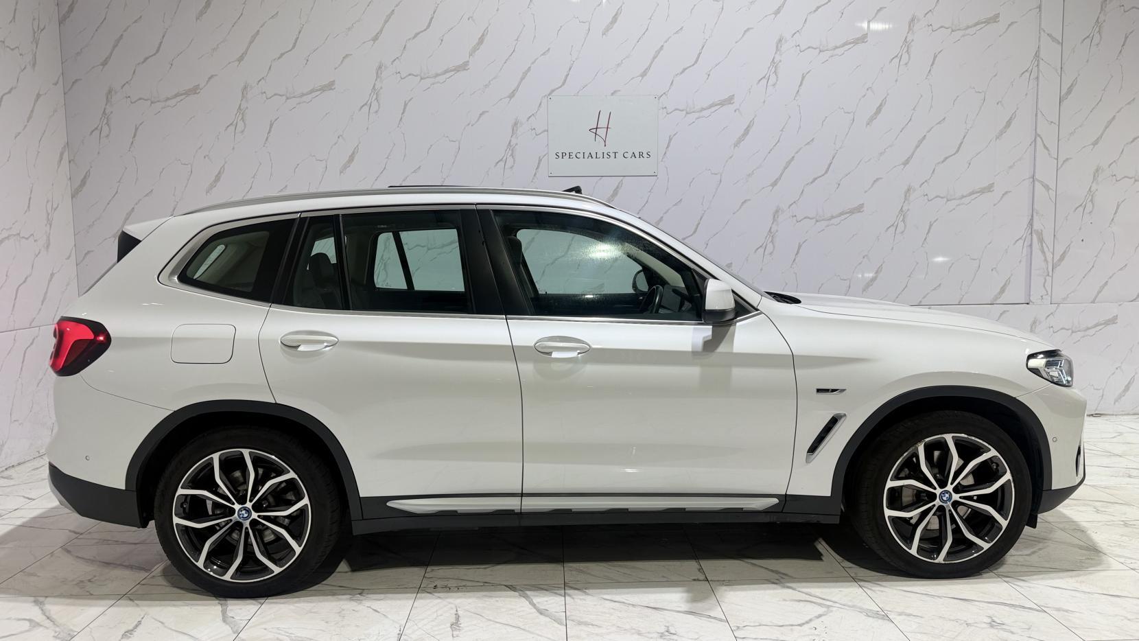 BMW X3 view 4
