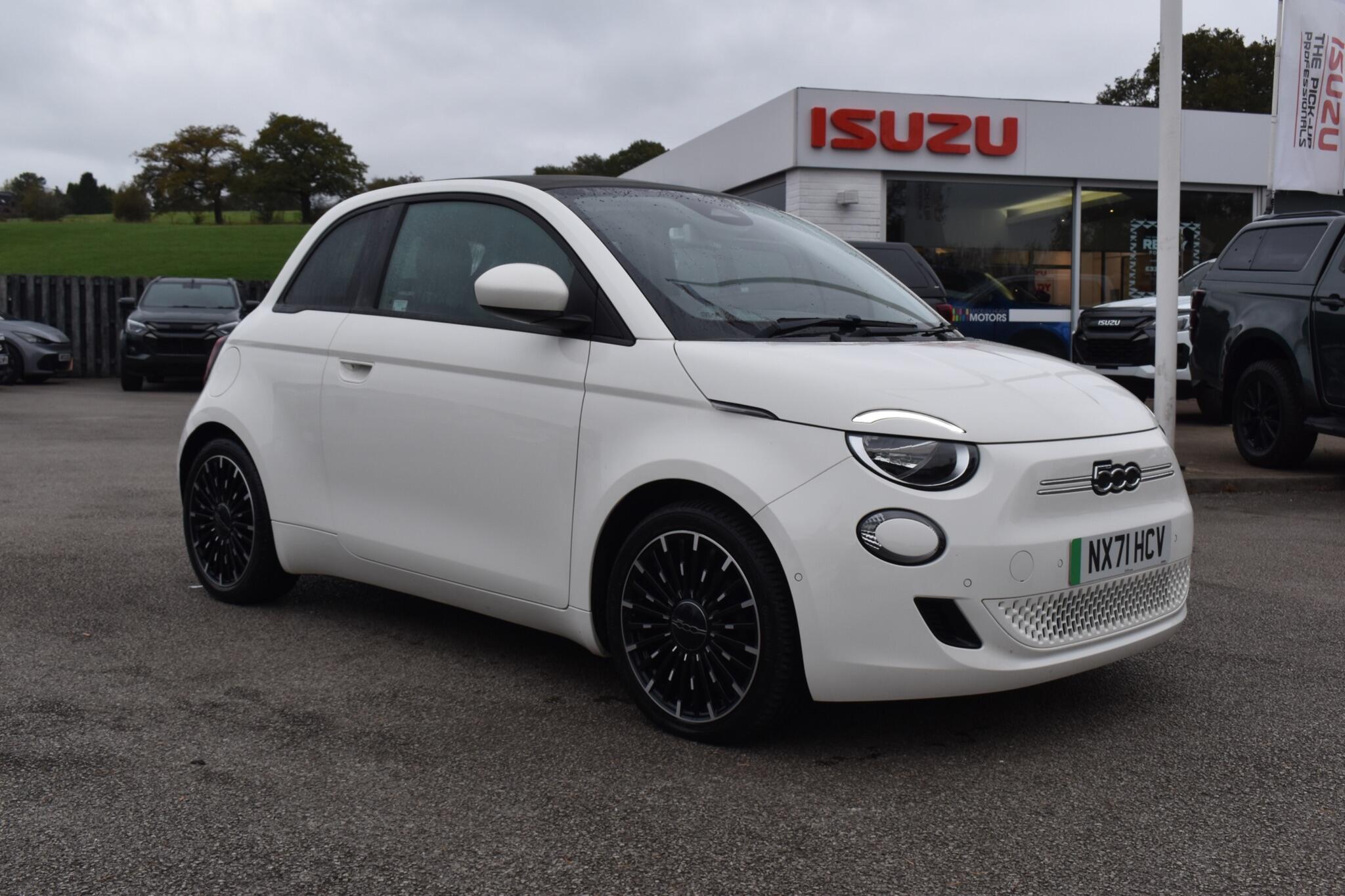 500e C - 42kWh Icon Auto 2dr - Image 13