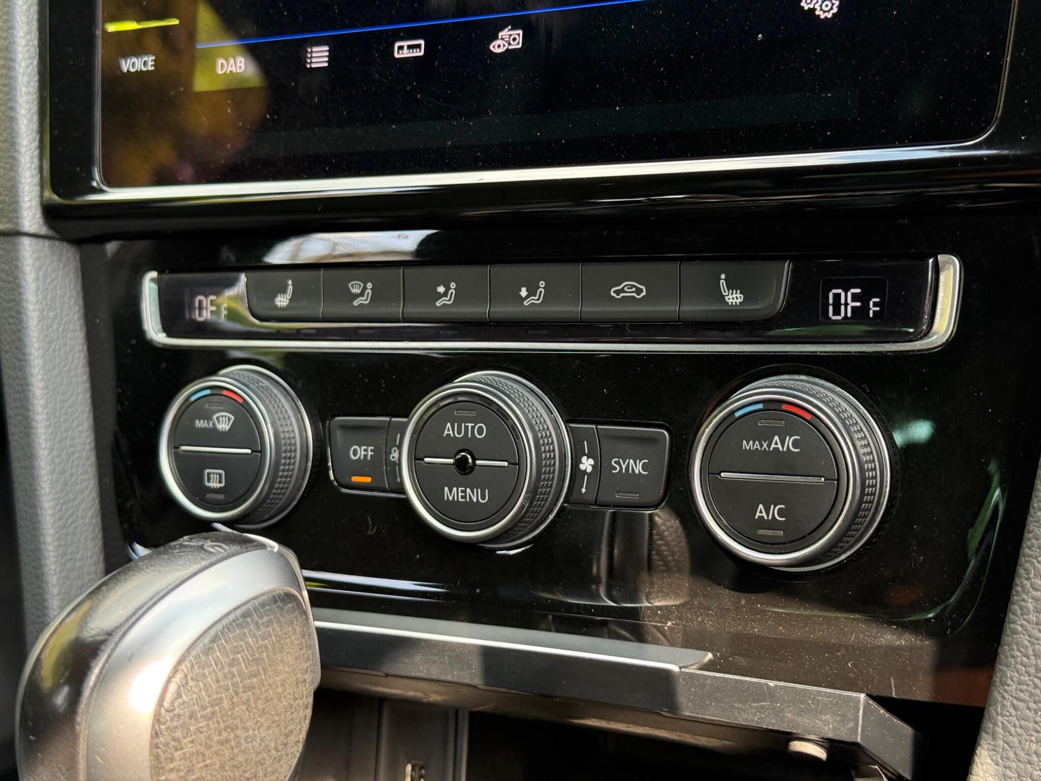 Volkswagen Golf view 8