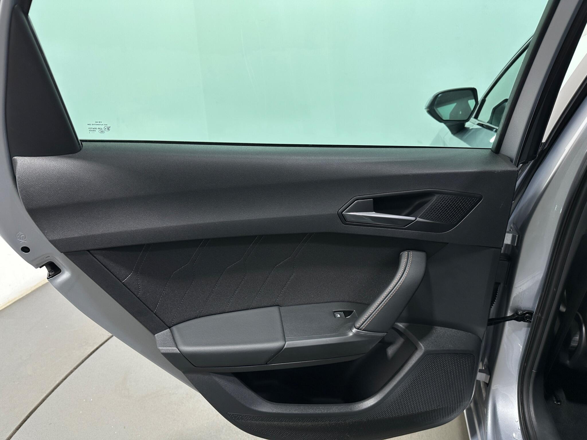 Cupra Leon view 40