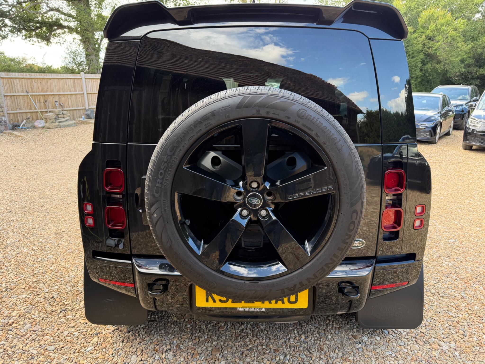 Land Rover Defender view 29