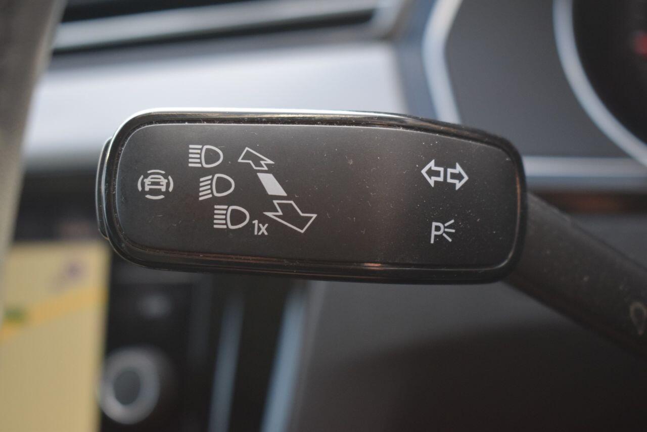 Volkswagen Passat view 24