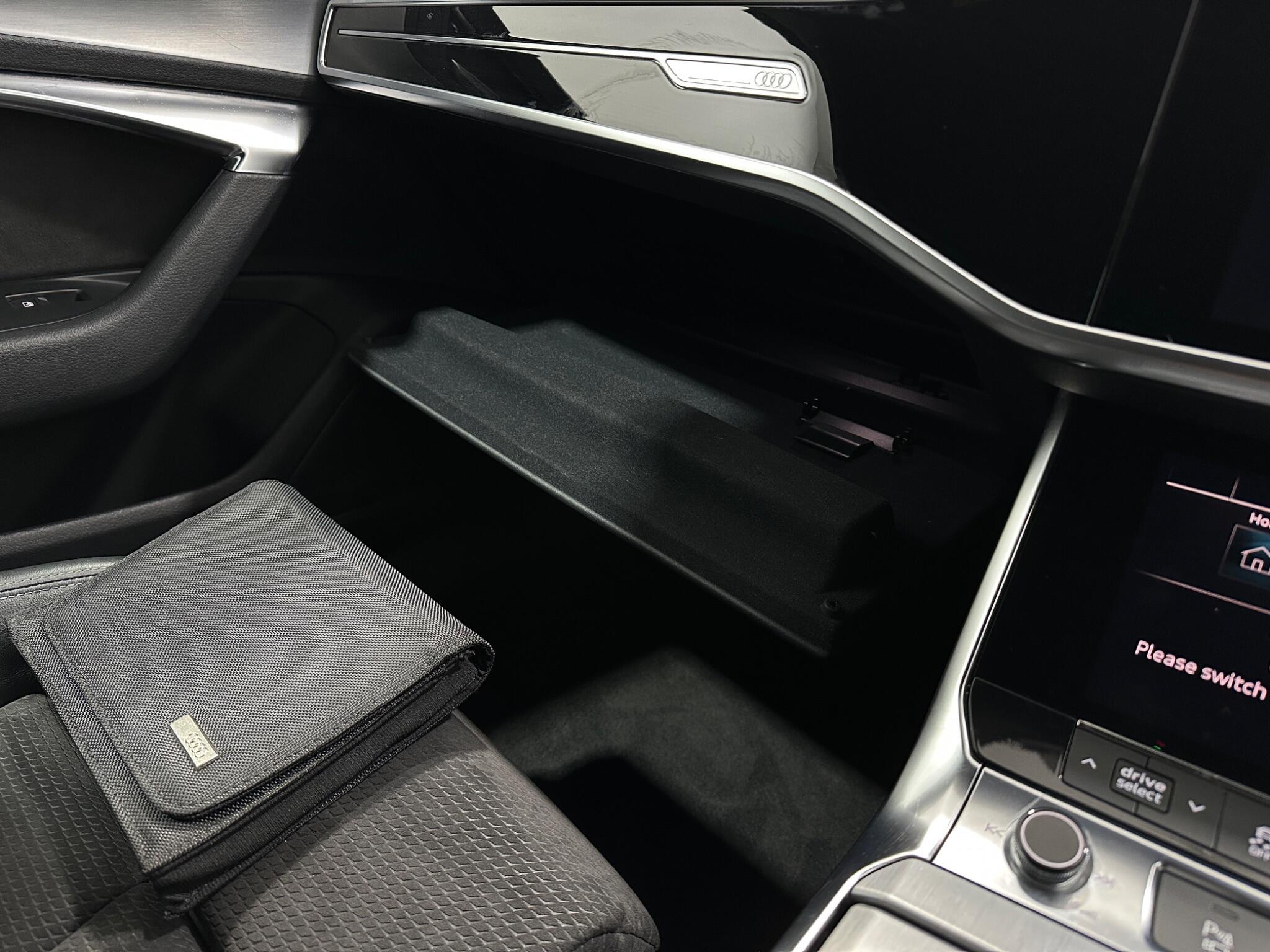 Audi A6 view 28